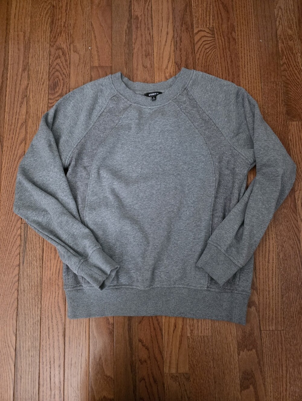 Studio Y Womens Crewneck Sweatshirt - Heather Gray